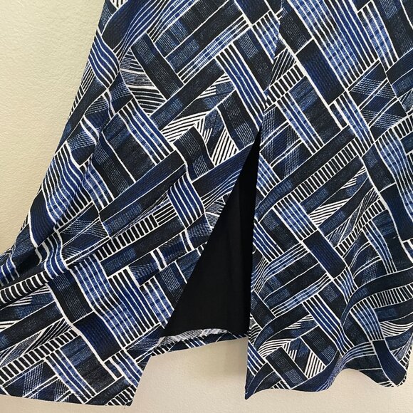 AnyWear By Catherines Plus 3X 26/28W Blue White Abstract Tunic Top Shirt - Picture 9 of 11